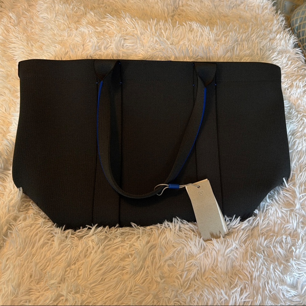 Rothy’s Essential Tote Bag Slate Black